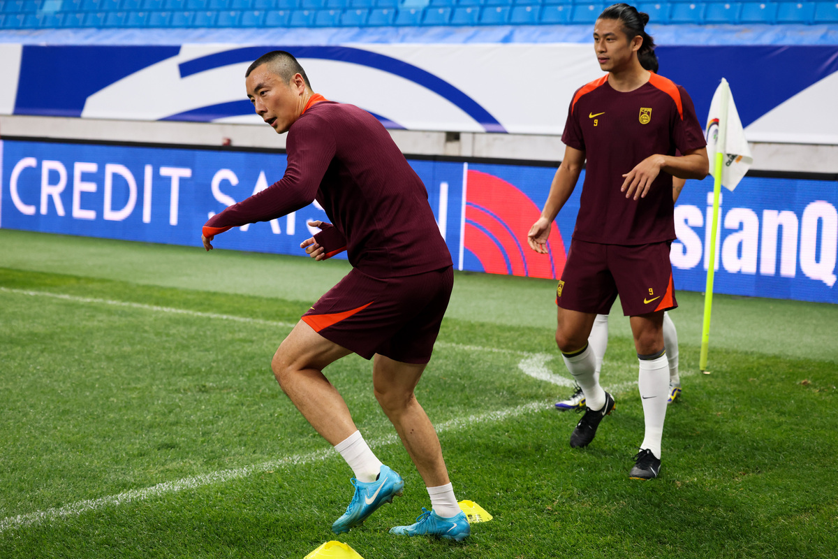 上海久事训练开放日，清晨造点机会引欢呼，足总杯在即，资深球员宣示担当(129300海因里希事故法则)